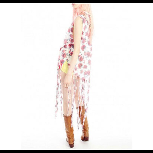 Gypsy Roses Boho Fringe Top - Picture 5 of 6